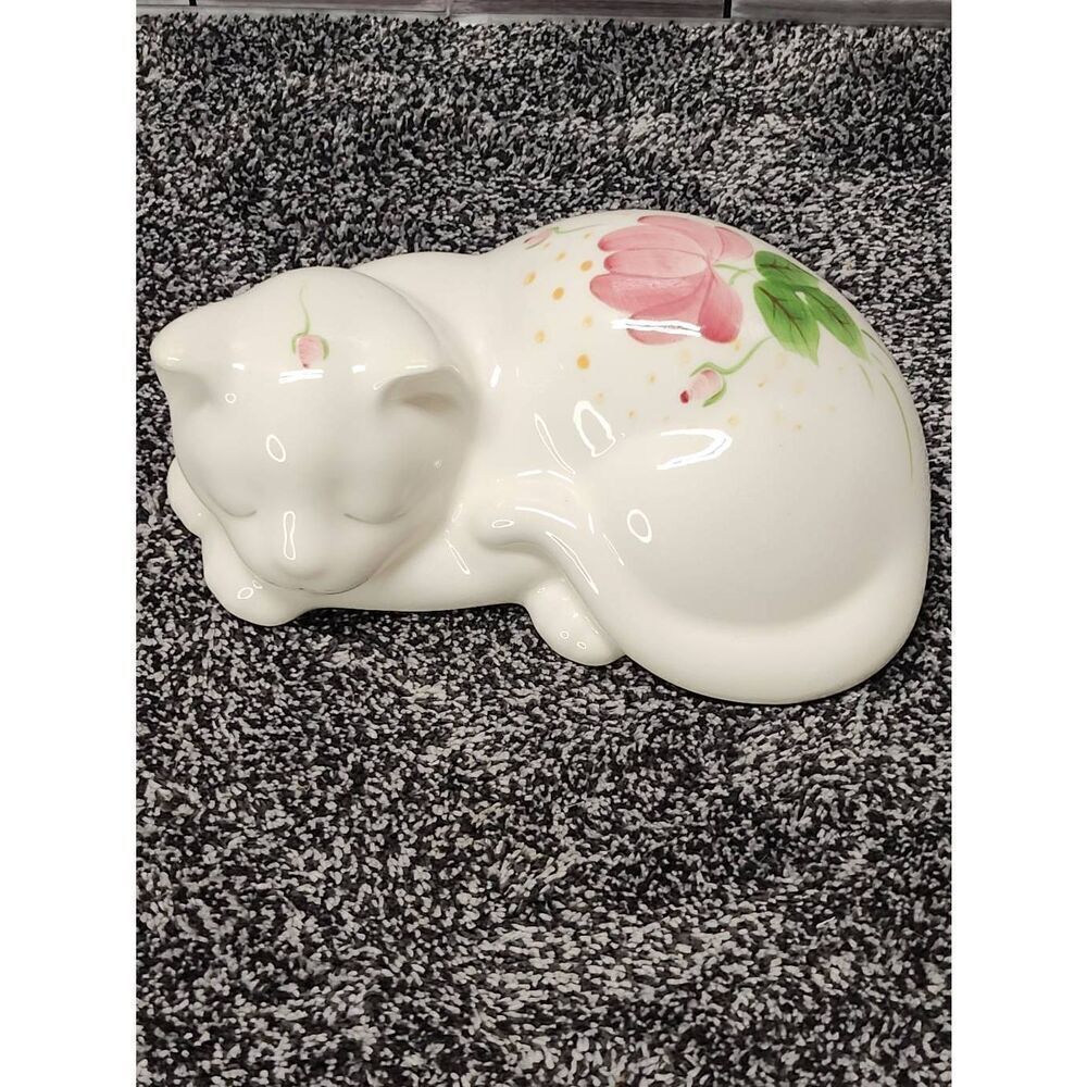 Handpainted White Sleeping Cat with Fliral Design
